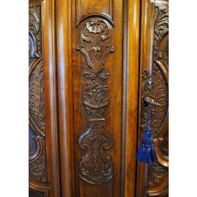 Spectacular Walnut and Burl Walnut Régence Armoire From Lyon, France, Circa 1715 For Sale - Image 15 of 18