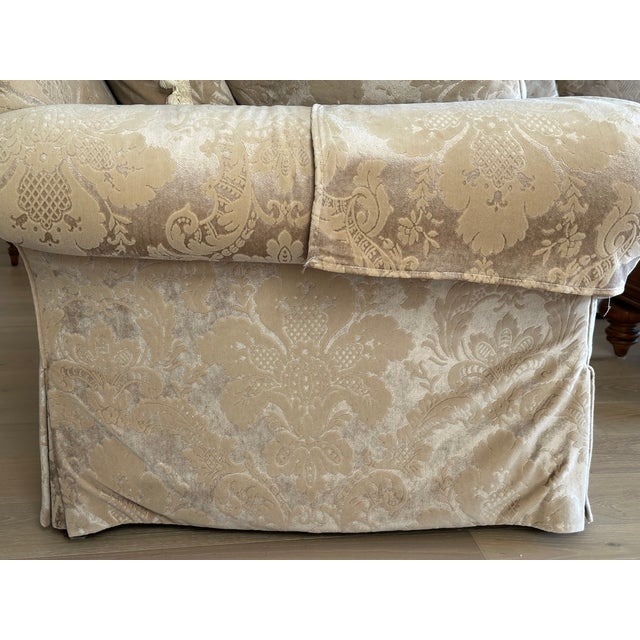 Late 20th Century Late 20th Century Beautiful Vanguard Camel‑Back Loveseat – Plush, Cozy, and Timeless For Sale - Image 5 of 13