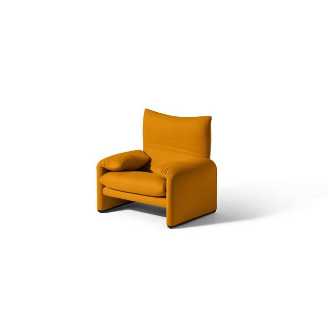 Vico Magistretti Mid-Century Modern Maralunga Armchair in Fabric, Italy For Sale - Image 4 of 10