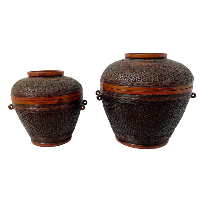 1960s Vintage 2 Shanghai Handicrafts Bamboo Woven Round Storage Baskets W/ Lids 9.5 & 7.5”h For Sale - Image 5 of 10