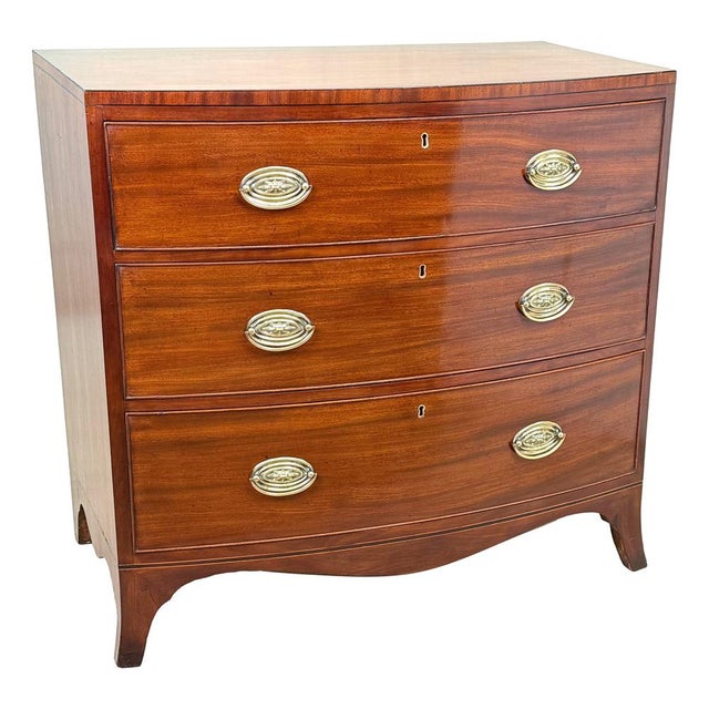 George III Bowfront Mahogany Chest of Drawers, 1790 For Sale - Image 9 of 12