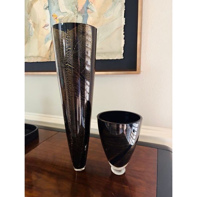 Black Pair of 1970s Theresienthal Black and Gold Art Glass Vases, Attributed For Sale - Image 8 of 14