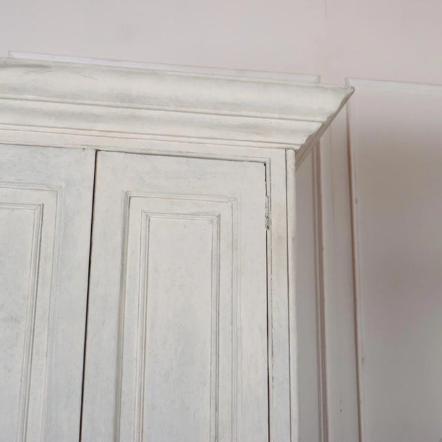English Painted Linen Cupboard, 1890s For Sale - Image 5 of 8