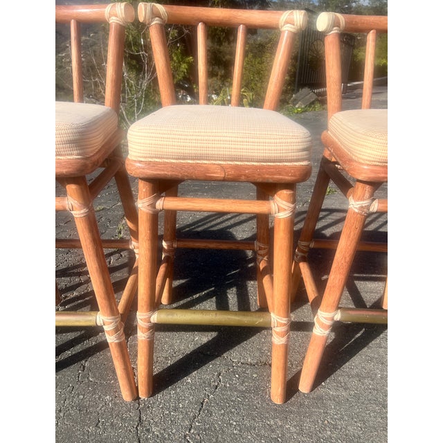 McGuire Set of 5 Vintage McGuire San Francisco Bar Stools With Rawhide Lashing For Sale - Image 4 of 10