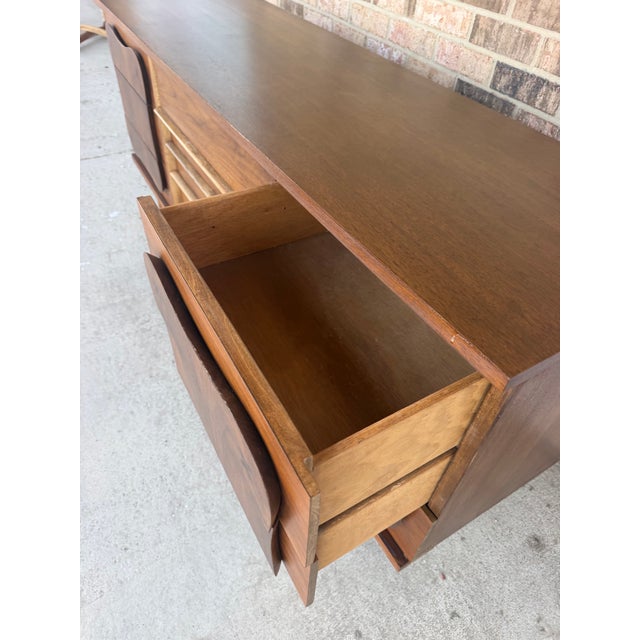 1960s Bassett Monterey by Leo Jiranek — A Rare Complete Set For Sale - Image 6 of 10