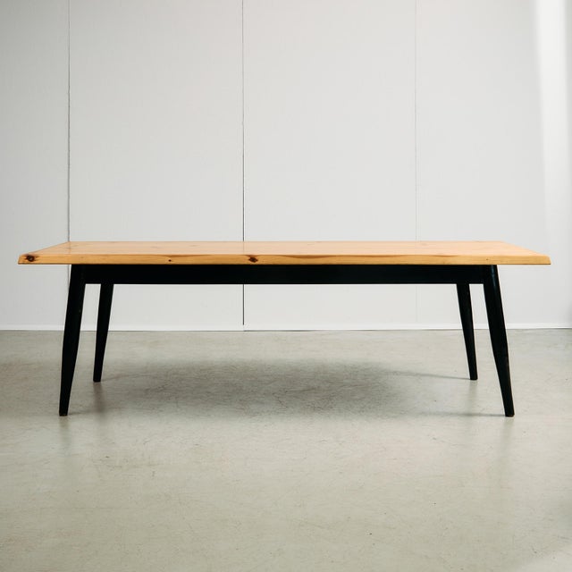 Mid-Century Modern Long Canadian Pinewood Table with Black Varnished Legs For Sale - Image 3 of 18