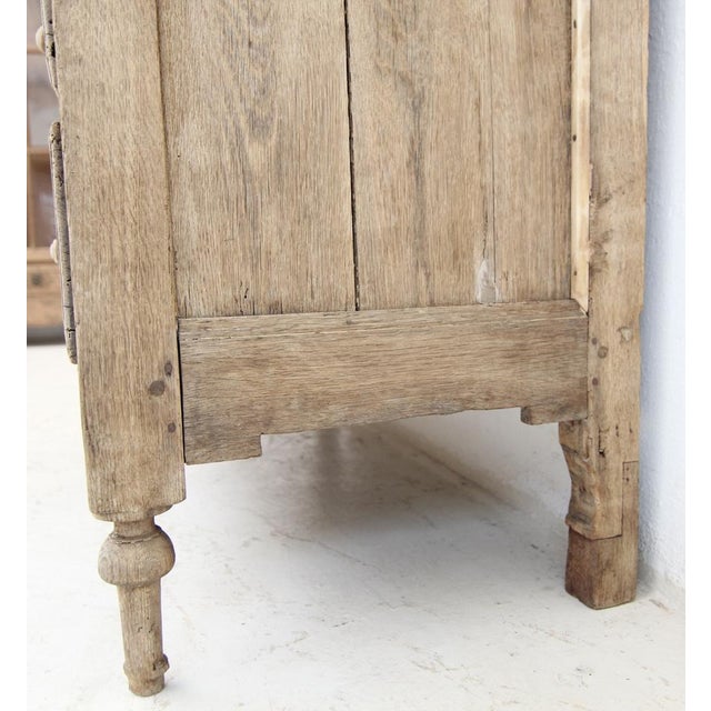 Louis XVI Chest of Drawers in Bleached Oak, Early 19th Century For Sale - Image 10 of 18