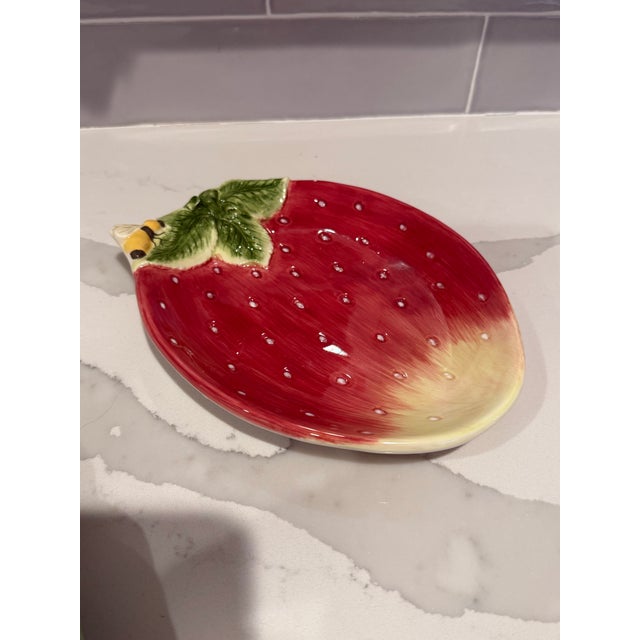 Collection of Five Plates Including Bordallo Pinheiro Cabbage Ware For Sale In Jacksonville, FL - Image 6 of 12