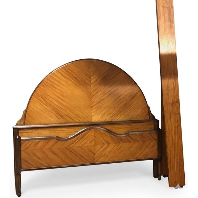 j.b. Van Sciver Co. Art Deco Sunrise Bedroom Suite, C. 1928-1932 - Mahogany Bedstead For Sale In New York - Image 6 of 6