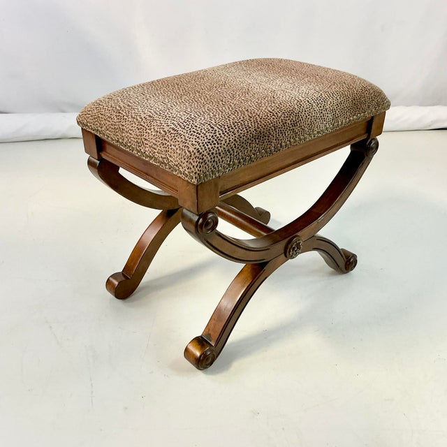 1970s Vintage French Neoclassical Hollywood Regency Style X-Based Bench For Sale - Image 13 of 15