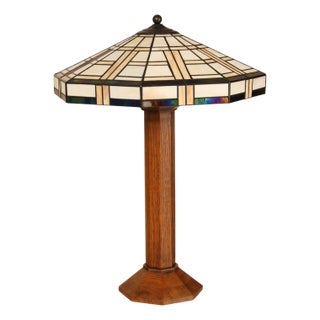 Late 20th Century Stickley Mission Collection Table Lamp With Leaded Glass Shade For Sale