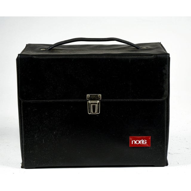 Projector brand noris universal with box in original white plastic and metal, 80s dimensions: height cm 23 width cm 18...