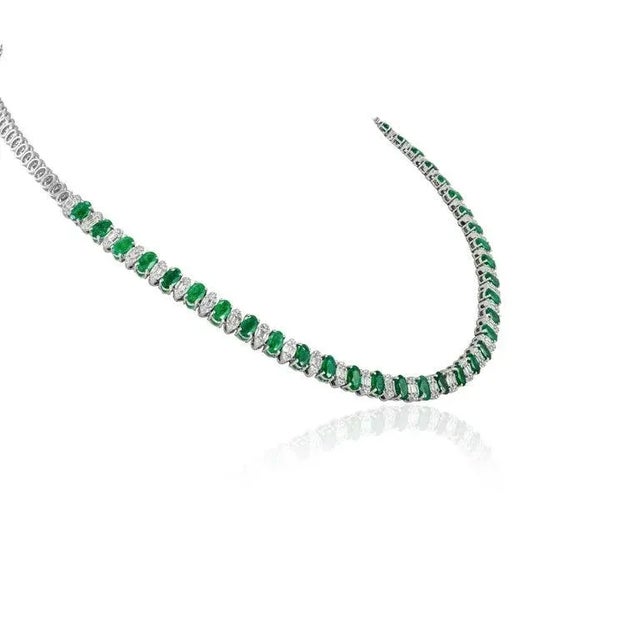 Art Deco Contemporary 7.73ct Genuine Emerald & Diamond Tennis Necklace in 18k Gold For Sale - Image 3 of 12