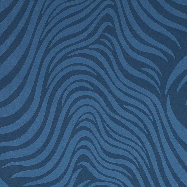 Abstract Schumacher Sauvage Wallpaper in Navy For Sale - Image 3 of 5