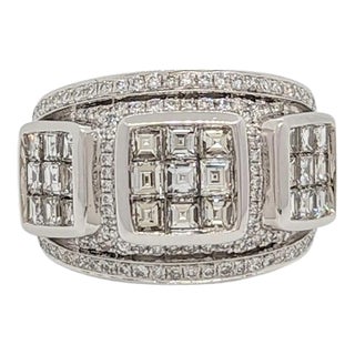 White Diamond Round and Square Design Ring in 18K White Gold, size 6 For Sale
