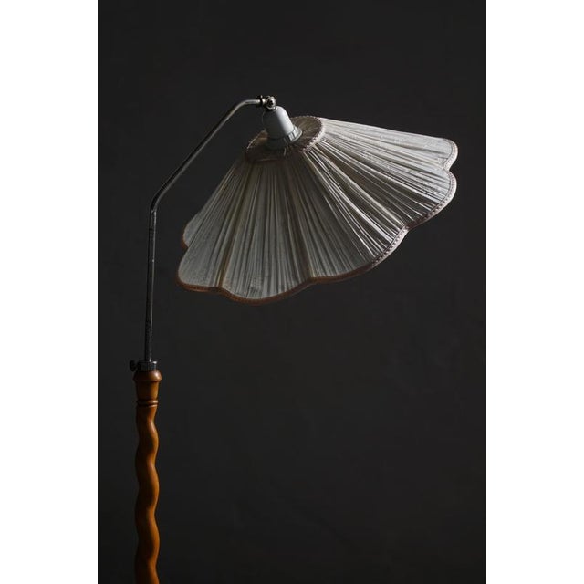 Mid-Century Swedish Floor Lamp with Turned Birch Base and Pleated Shade, 1940s For Sale - Image 6 of 18