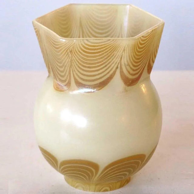 American Tiffany Studios Opalescent Glass Dragged Loop Mosque Lamp Shade For Sale - Image 4 of 6