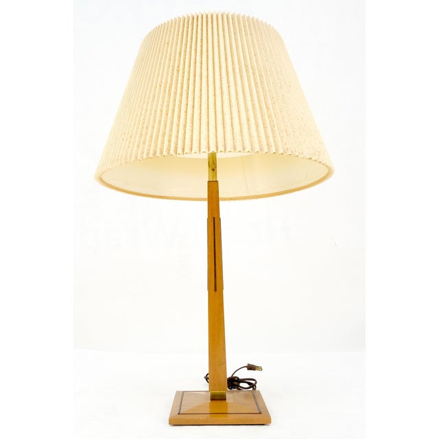 Late 20th Century c1970s Solid Walnut Brass Inlay Obelisk Style Shape Square Base Table Lamp MINT! For Sale - Image 5 of 10
