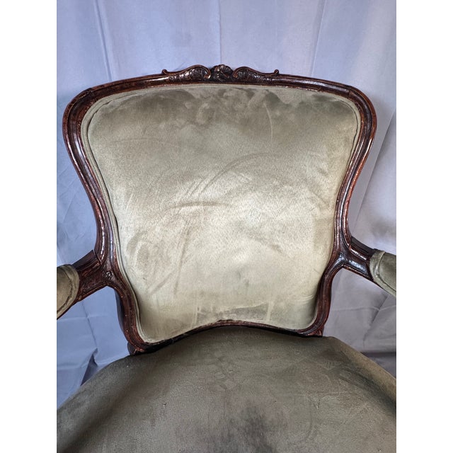 Late 19th Century Victorian Carved Walnut Armchair With Matching Ottoman For Sale In Charlotte - Image 6 of 18