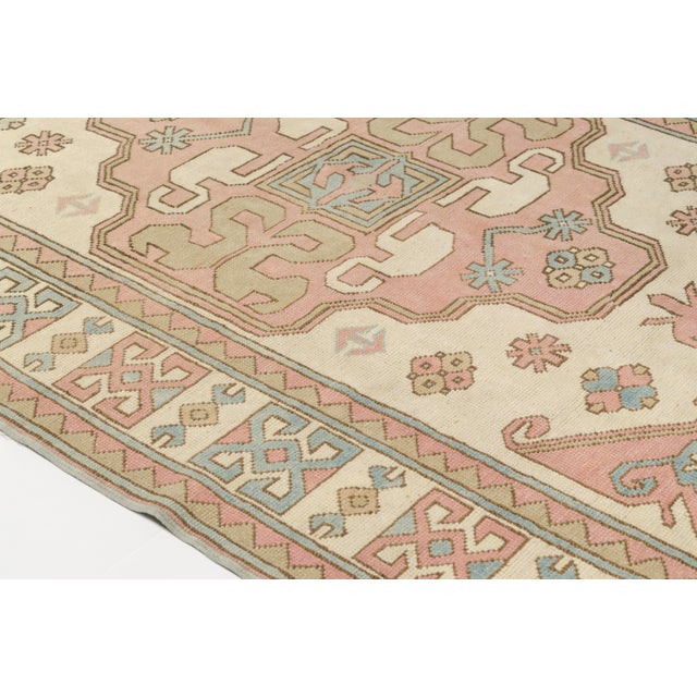 Vintage Turkish Medallion Rug, Hand-Knotted Wool, Dusty Pink and Cream For Sale - Image 4 of 10