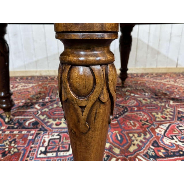 Victorian English Mahogany Table with 3 Extension Leaves, 1950s For Sale - Image 3 of 18