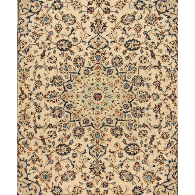 Middle Eastern Rug in Wool For Sale - Image 4 of 10