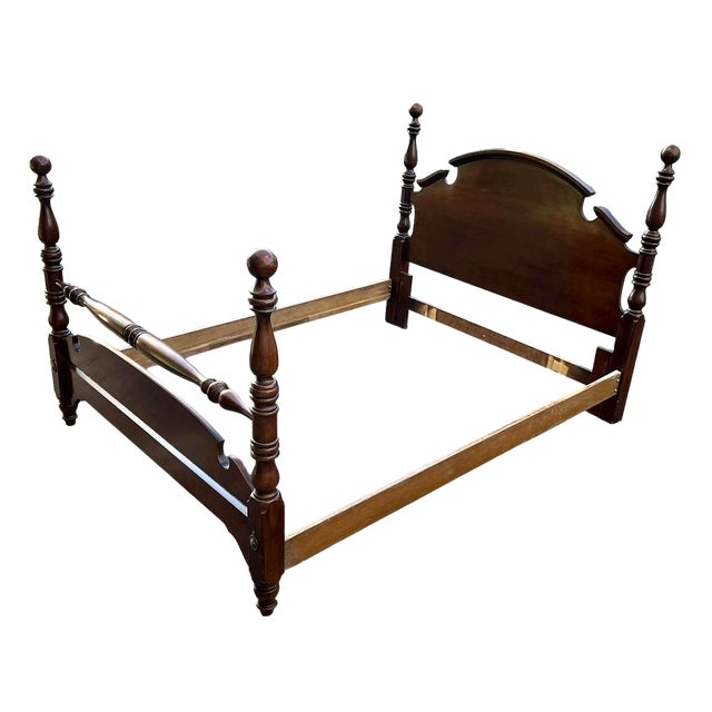 Late 20th Century Thomasville Cherry Wood Chippendale Style Queen Size Bed - Vintage Late 20th Century For Sale - Image 5 of 7