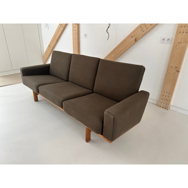 Sofa by Hans J. Wegner for Getama, 1960 For Sale - Image 13 of 15
