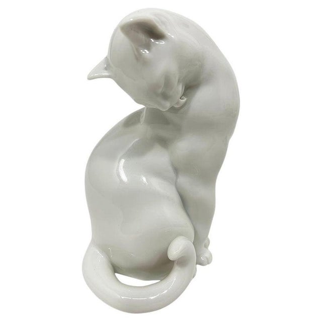 Sitting Cat Figurine by Robert Ullmann for Augarten, 1934 For Sale - Image 9 of 9