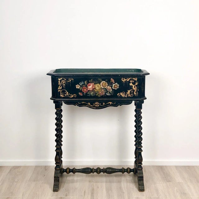 English 19th Century Lacquer and Painted Planter, Circa 1890 For Sale - Image 3 of 6