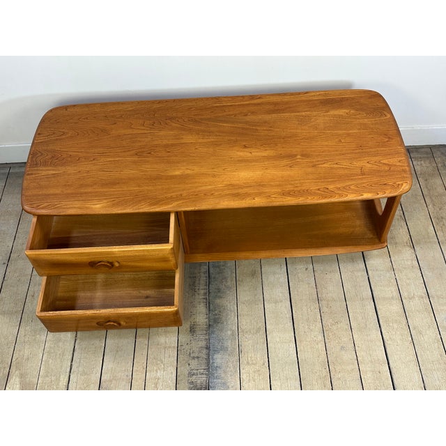 Mid-Century Modern Ercol Minerva Coffee Table in Elm from Lucian Ercolani, 1980s For Sale - Image 3 of 13