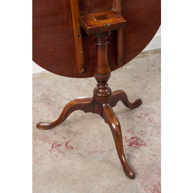 Brown 18th Century Georgian Pedestal Breakfast Table With Lip For Sale - Image 8 of 8