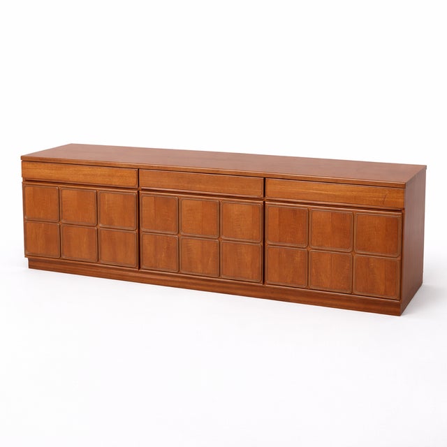 Mid-Century Teak Sideboard from McIntosh, 1970s, in Very Good conditions. Designed 1970 to 1979