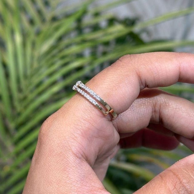 Marquise and Round Diamond Crisscross Double Band in 14k Yellow Gold Size 9 For Sale In New York - Image 6 of 16