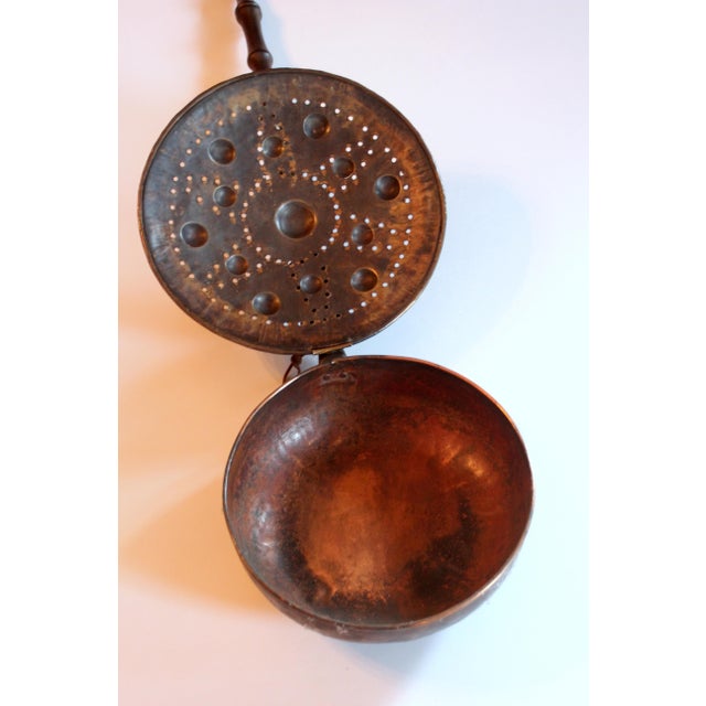 1910s - Antique Copper and Brass Bed Warmer With Wooden Handle For Sale - Image 4 of 7
