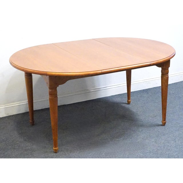 THOMASVILLE FURNITURE Solitaire Collection Early American Style 62" Dining Table 23221-711 30.25" High 44.25" Wide 44.25"...