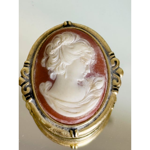 Vintage 1980s Victorian Revival Estée Lauder Cameo Solid Perfume Compact For Sale - Image 9 of 14