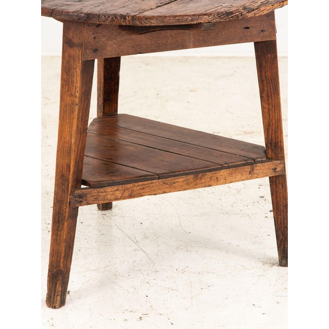 19th Century English Fruitwood Cricket Pub Table For Sale In New York - Image 6 of 9