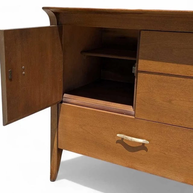 John Van Koert Drexel Profile Buffet – Mid-Century Credenza, 1950s For Sale - Image 11 of 18