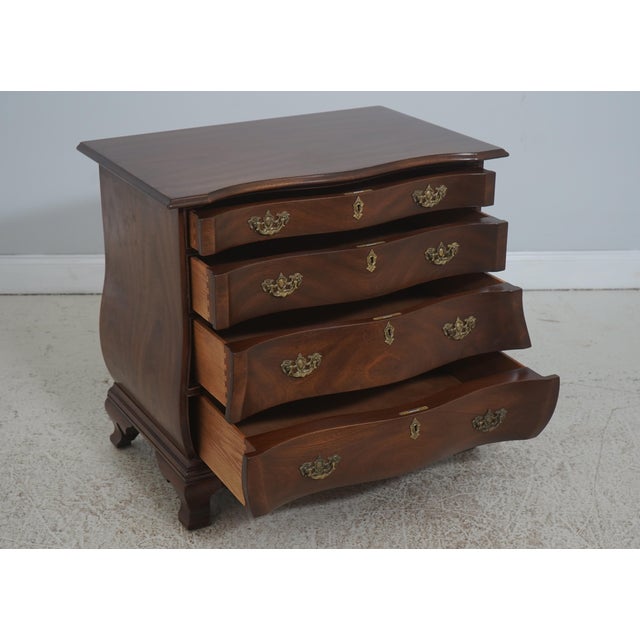 Traditional Kittinger Philadelphia Baleroy Mahogany Bombe Chest For Sale - Image 3 of 18