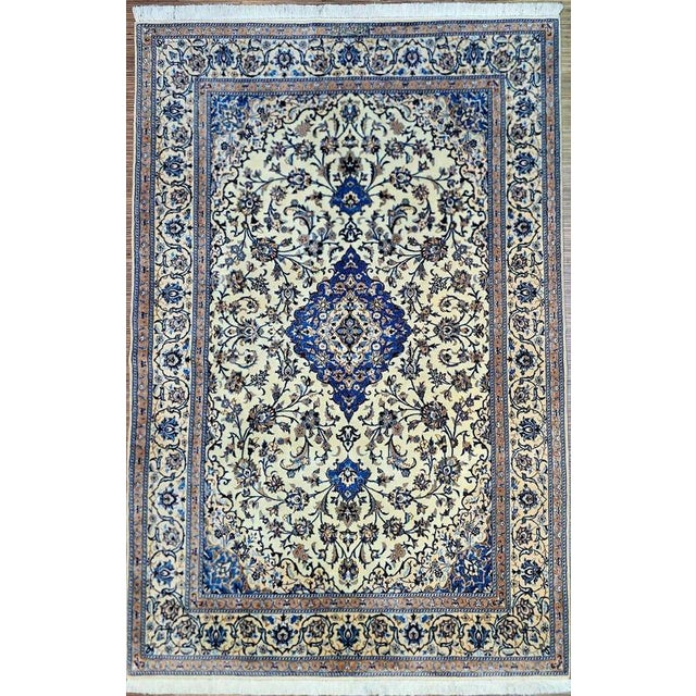 Middle Eastern Rug in Wool For Sale - Image 11 of 11