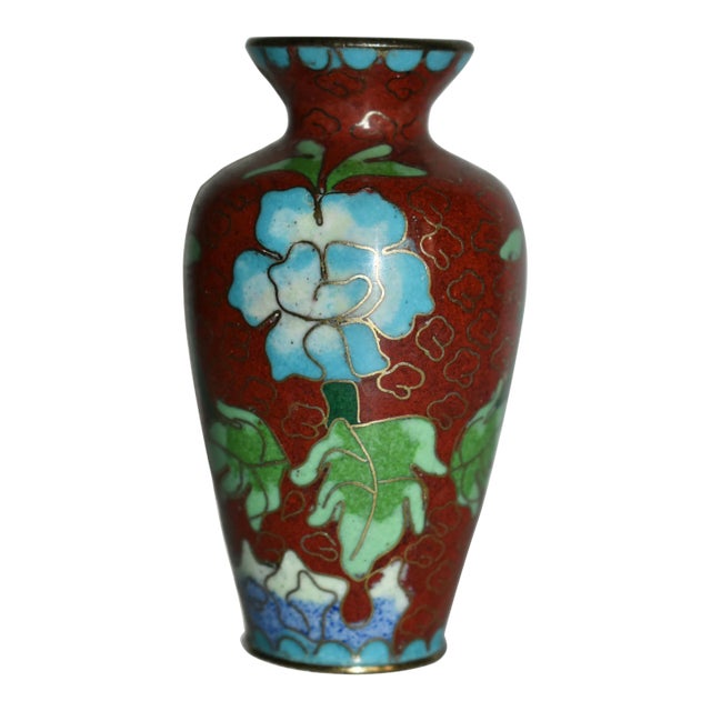 Vintage Mini Chinese Cloisonné Vase W/Floral Details For Sale