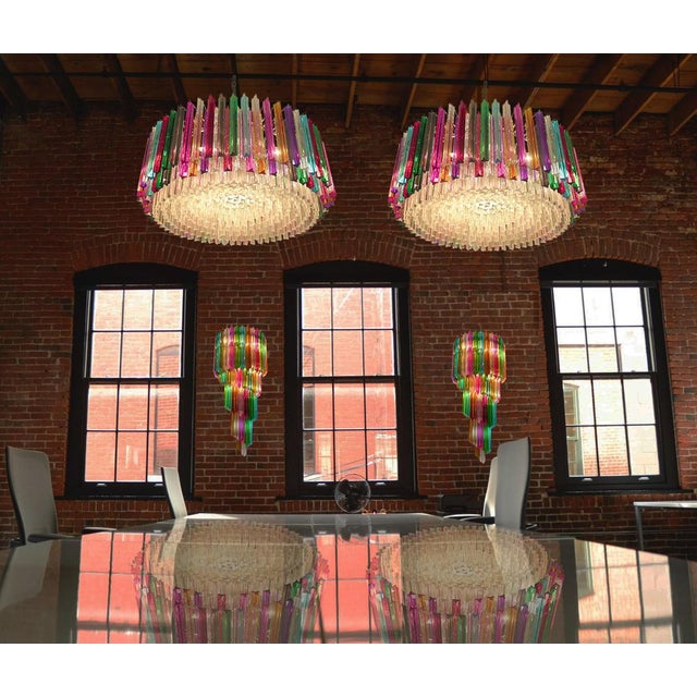 Pair of large and spectacular triedri Murano glass chandeliers - 391 prims multi-color A magnificent Murano glass...