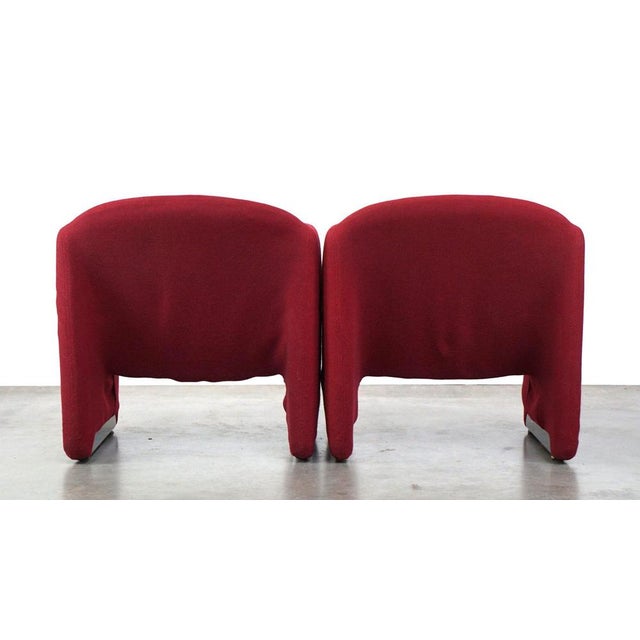 Artifort Set of Vintage Red Fabric Armchairs Model Ben from Artifort For Sale - Image 4 of 14