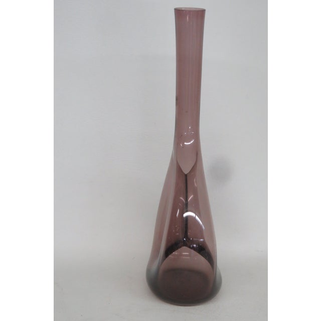 Purple Pinched Bulb Vase Made in Sweden Mid Century Modern Sculpted Glass 4745b For Sale - Image 11 of 17