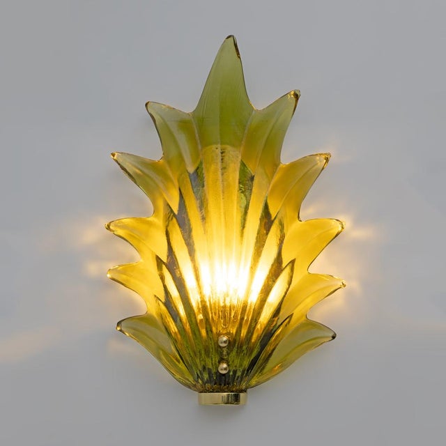 Mid-Century Modern Italian Modern Murano Glass Leaf Sconces in the style of Barovier & Toso, 1980s, Set of 2 For Sale - Image 3 of 10