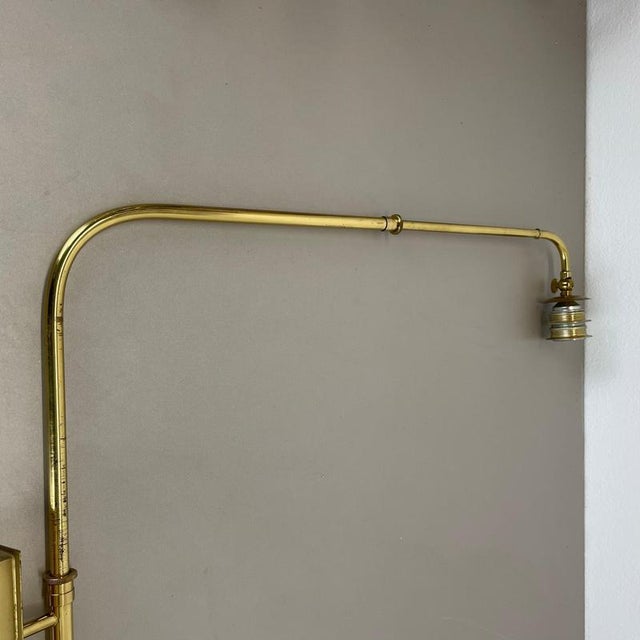 Large Adjustable Brass Wall Light in the style of Stilnovo, Italy, 1950s For Sale - Image 14 of 18