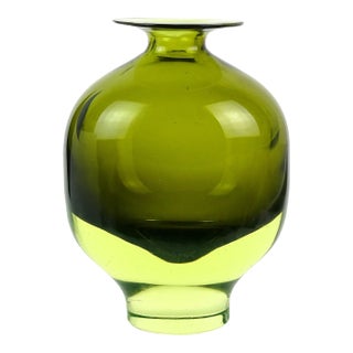 Vintage Murano Cenedese Antonio Da Ros Sommerso Glowing Uranium Green Italian Art Glass Flower Vase For Sale