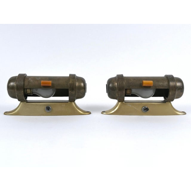 Metal Bauhaus Streamline Sub-Marine Cabinet Sconces, Germany, 1930s, Set of 2 For Sale - Image 7 of 18