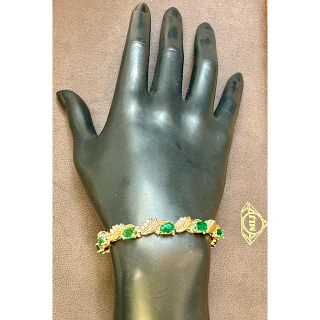 10 Carat Emerald 1.3 Carat Diamond Affordable Tennis Bracelet 14 K Yellow Gold For Sale - Image 9 of 18